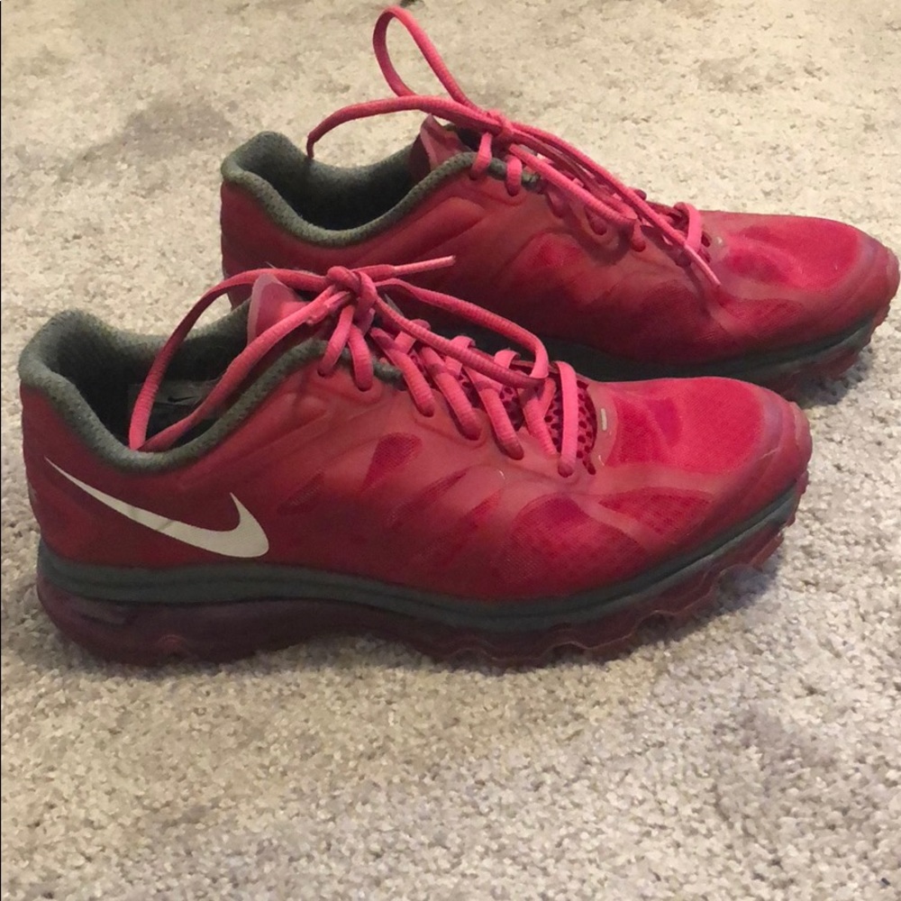 Dark pink Nike Airmax